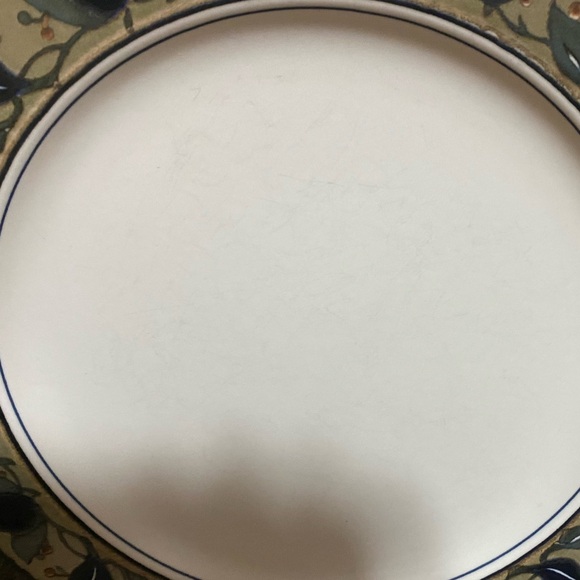 Mikasa Intaglio Arabella CAC01 11" Dinner Plates set of 4 - Picture 7 of 8